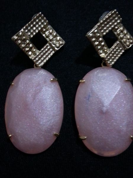 Brincos banhados a ouro com pedra sintética - Rosa