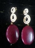 Brincos banhados a ouro com pedra sintética - Vermelho