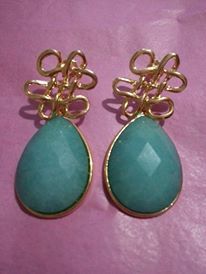 Brincos banhados a ouro com pedra natural - Jade
