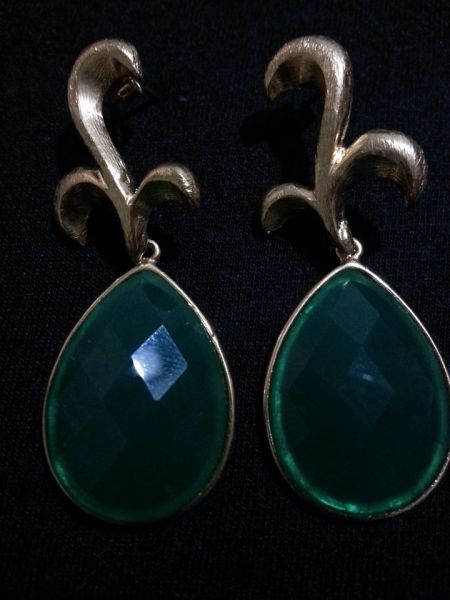Brincos banhados a ouro com pedra sintética - Verde