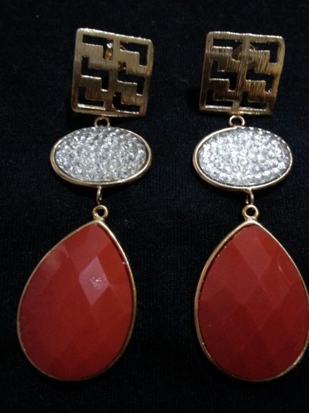 Brincos banhados a ouro com pedra sintética - Laranja