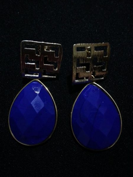 Brincos banhados a ouro com pedra sintética - Azul Royal