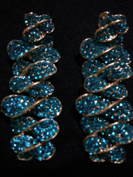 Brincos banhados a ouro cravejado de stras - Azul